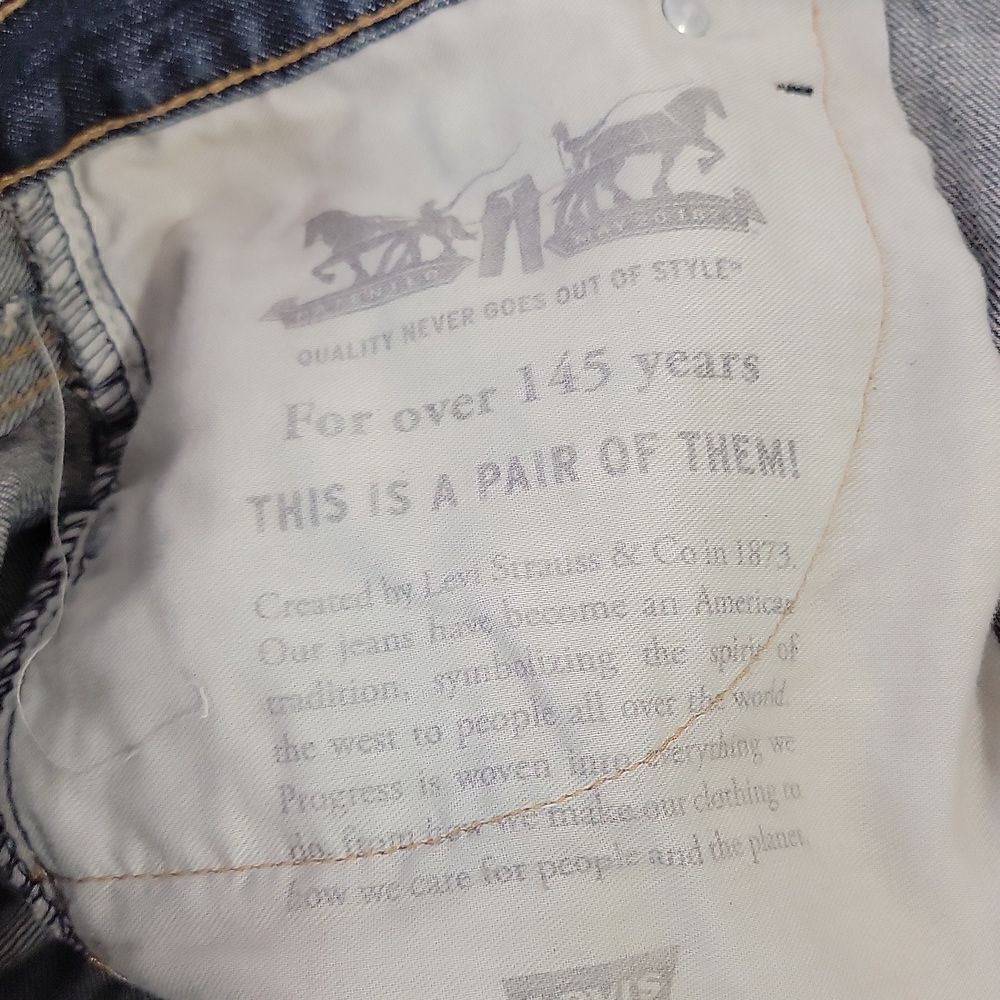 Levi's. 550. Classic Blue Denim Jeans. Size 48X32. EUC - Picture 7 of 10